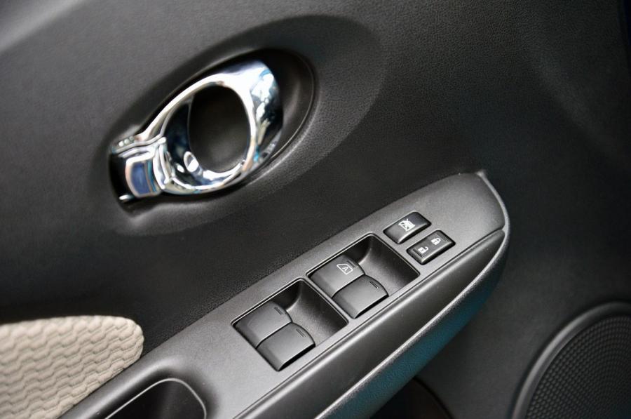  Nissan Versa Note 2014 года  (фото 15 из 137)